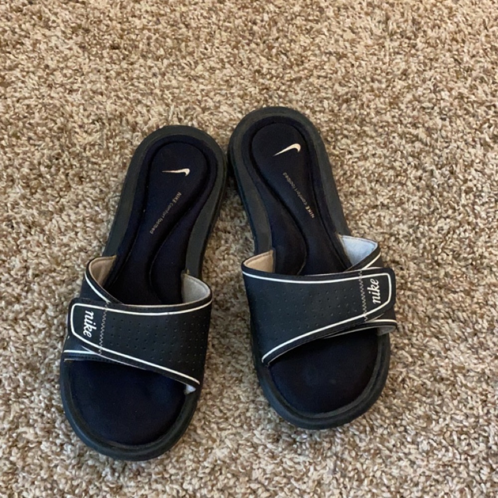 Nike slides